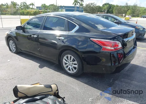 2015 Nissan Altima 2.5 S z USA, uszkodzony, nr VIN 1N4AL3AP4FC463698